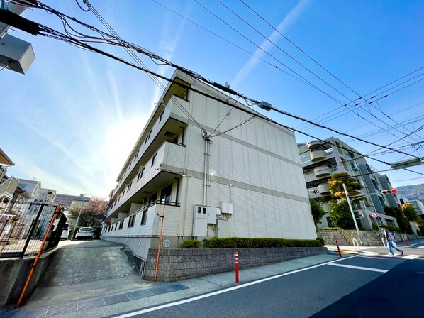 ｾﾙﾋﾞｼｵ本山の物件外観写真